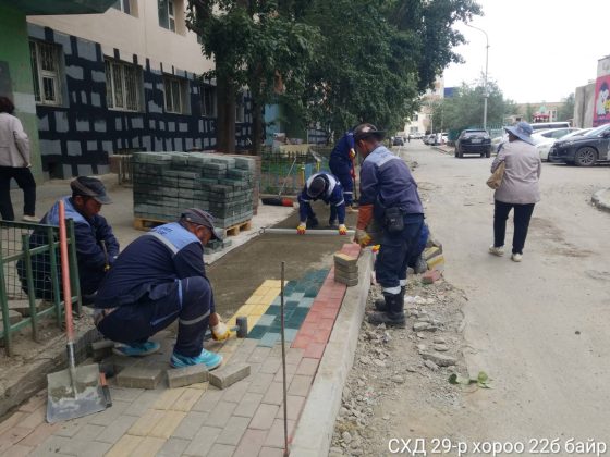 Борооны ус зайлуулах шугам угсралтын дараах явган замын нөхөн сэргээлтийн ажил хийгдэж байна.